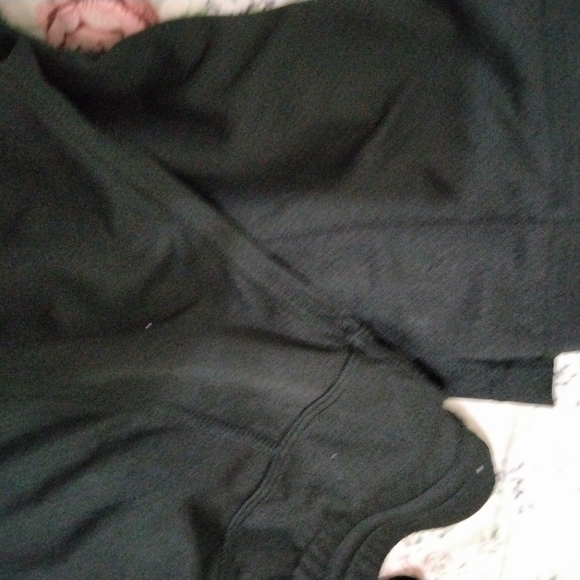 Very excellent condition scrub set worn once all items marked $10 or less 10/25 - Picture 7 of 10